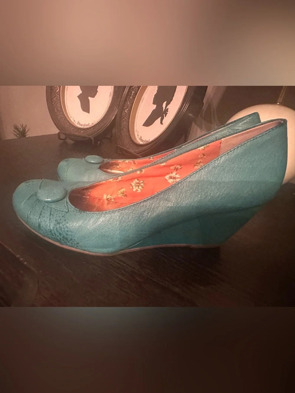 Anthropologie Seychelles Teal Aqua Leather Wedge Heels Retro Button Pinup Sz 9